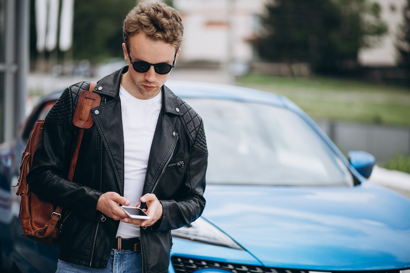 Avtomobilski dizajn: Kako oblikovalci ustvarjajo estetsko privlačne avtomobile